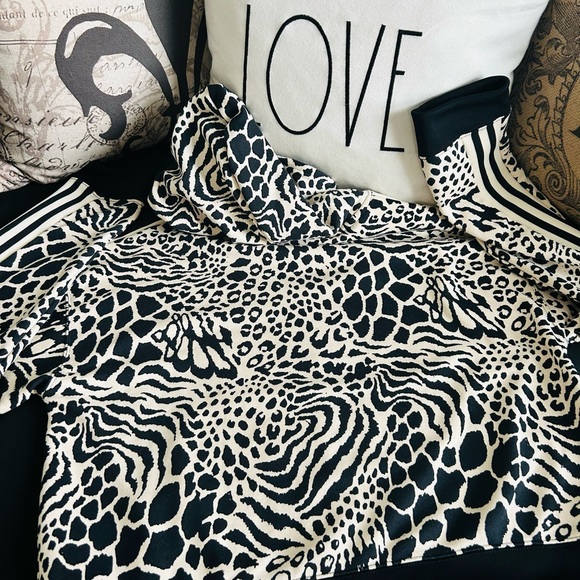 Adidas All-Over Animal Print Cropped Hoodie Sz M🔥🔥🔥 - Picture 4 of 5